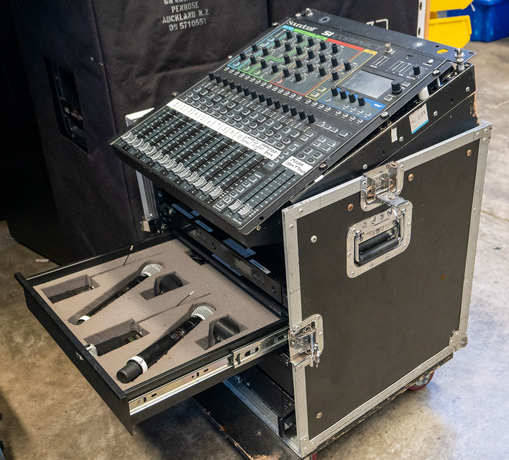 Mobile Equipment Rack with Mixer Top & Drawer – 14U Combo Case ...
