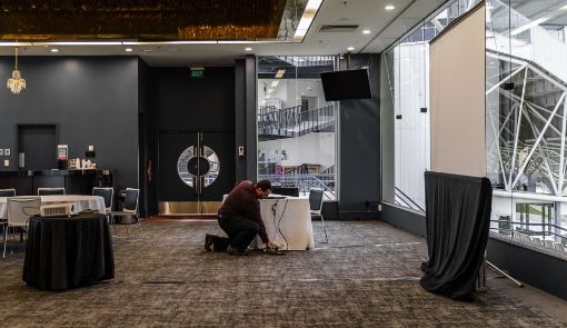 Picture of Hire a 8Ft Tripod screen & HDMI Projector