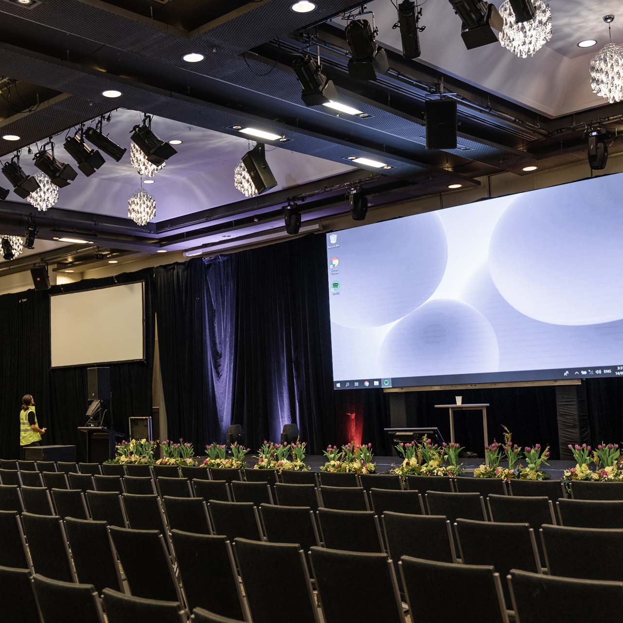 School event screen setup
